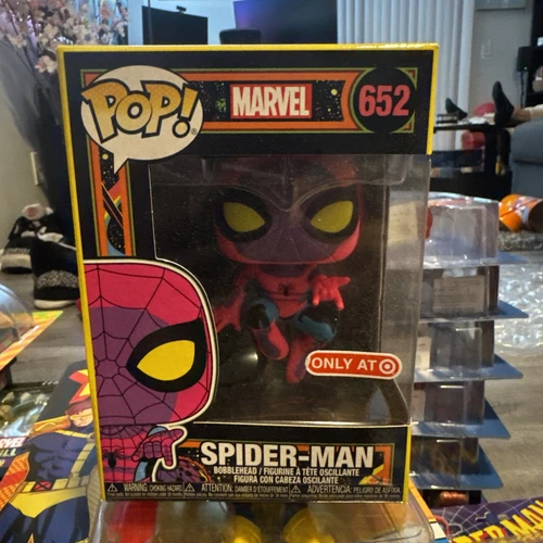 Funko Pop! 652 Spider-Man: Marvel Target Exclusive Black Light W/Protector MCU