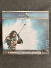Funko Pop Aquaman 244 gold Arthur Curry gladiator DC Deluxe Collector Box Heroes