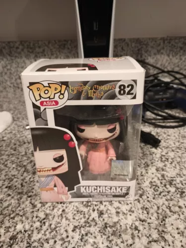 Funko POP! Asia - Legendary Creatures & Myths Vinyl Figure -KUCHISAKE #82 *Excl*