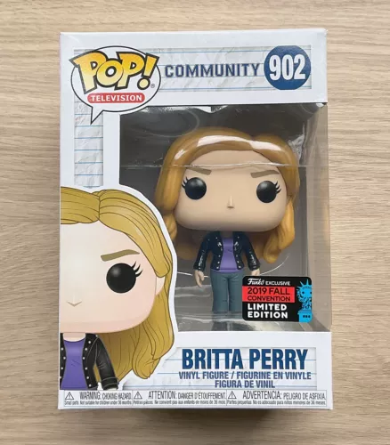 Funko Pop Community Britta Perry NYCC #902 + Free Protector