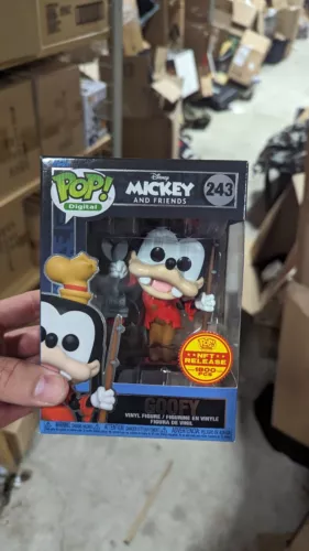 Funko Pop Digital #243 Disney Mickey And Friends Goofy Legendary LE Hardstack