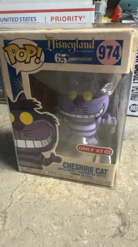Funko Pop! Disneyland 65th Anniversary CHESHIRE CAT #974 BX35