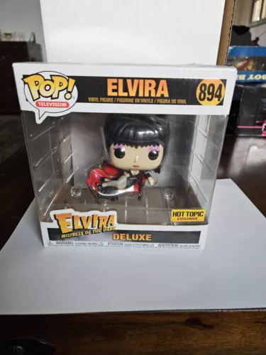 Funko Pop Elvira Mistress of the Dark Deluxe #894 (On Sofa) Hot Topic Exclusive