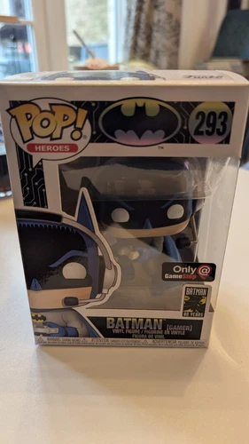 Funko Pop Heroes DC Gamer Batman GameStop Excl Vinyl Figure #293 W/ Protector