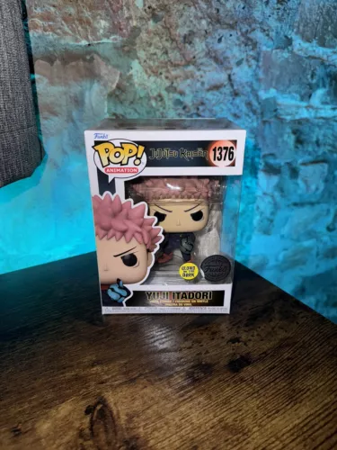 Funko Pop Jujutsu Kaisen Yuji Itadori Divergent Fist GITD #1376