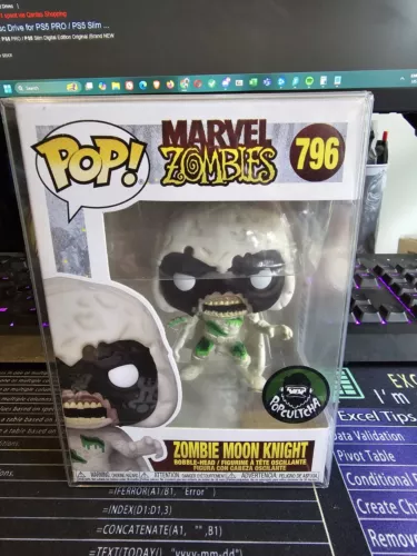 FUNKO POP MARVEL ZOMBIES #796 ZOMBIE MOON KNIGHT POPCULTCHA IN POP PROTECTOR