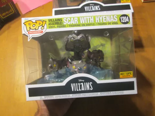FUNKO POP MOMENT DISNEY VILLAINS SCAR WITH HYENAS # 1204 THE LION KING HOT TOPIC
