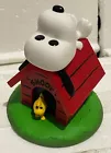 Funko Pop! Peanuts Snoopy on Doghouse FUNKO POP! Deluxe OFFICIAL 2020 PEANUTS