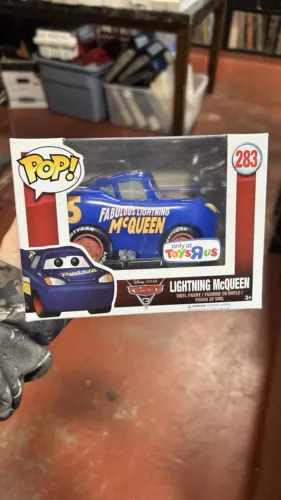 Funko Pop Pixar Cars Lightning McQueen #283 - Toys R Us Exclusive w/Protector