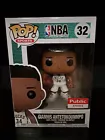 Funko POP! Sports: NBA #32 Giannis Antetokounmpo Public Stores