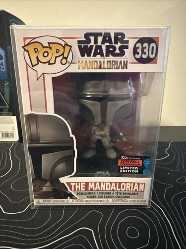 Funko POP! Star Wars #330 The Mandalorian w/ Pistol 2019 Fall Con Shared Excl