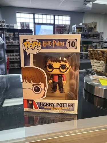Funko Pop! Vinyl: Harry Potter - Harry Potter #10 Ships With Protector