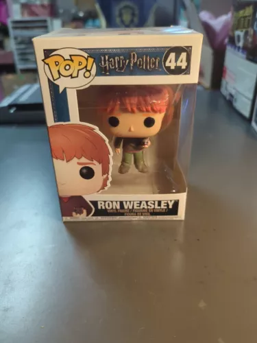 Funko Pop! Vinyl: Harry Potter - Ron Weasley (w/ Scabbers) #44