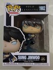 Funko Pop! Animation: Solo Leveling #1982 - Sung Jinwoo CHASE - New + Protector