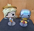 Funko Pop! Vinyl: Overwatch - Mercy #304 And Zenyatta #305