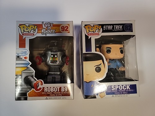 Funko Pop Lost in Space Robot B9 #92 & Star Trek Spock 82