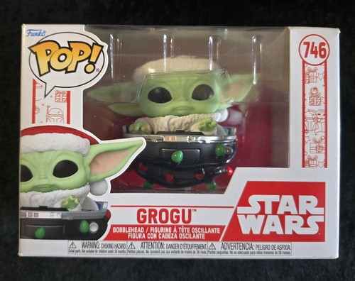 Funko POP! Star Wars: Mandalorian Holiday Grogu #746 Figure