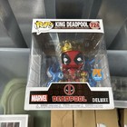 Funko Pop! Deluxe: Marvel - King Deadpool (6 inch) - Diamond Comics (Exclusive)