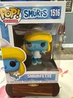 FUNKO POP! THE SMURFS SMURFETTE W/ FLOWER #1516 W/PROTECTOR
