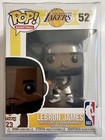 FUNKO POP BASKETBALL 52 LOS ANGELES LAKERS LEBRON JAMES FIGURE with PROTECTOR