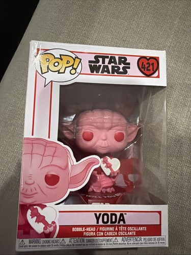 Funko Pop Star Wars Yoda 421 Valentines Bobble-Head Pink
