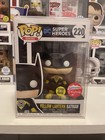 Funko Pop! DC Universe - Yellow Lantern Batman GLOWS IN THE DARK Exclusive #220