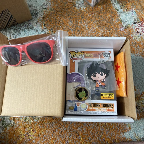 Funko Dragon Ball Z Capsule corp FULL BOX w/ Future Trunks non-chase Hot Topic