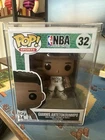 Funko Pop! Giannis Antetokounmpo - 32 - Milwaukee Bucks - NBA - Vaulted Vinyl