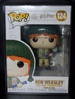 FUNKO POP! : HARRY POTTER SERIES - RON WEASLEY #124 WITH POP PROTECTOR