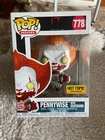 Funko Pop!- MOVIES-IT- PENNYWISE WITH SKATEBOARD- HOT TOPIC EXCLUSIVE- 778