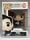 FUNKO POP! PHIL #753 MODERN FAMILY TV VAULTED RARE HTF *DMG*SHIPS NOW*!!
