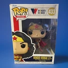Funko Pop! Vinyl: DC Universe - Wonder Woman Classic with Cape #433