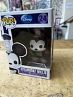 Funko Pop! Vinyl: Disney - Mickey Mouse (Steamboat Willie) #24