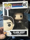 Funko Pop! Vinyl: Smallville - Clark Kent #625