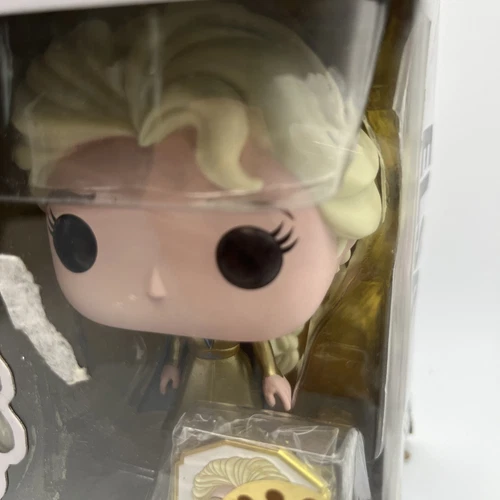 Used Funko POP! Frozen Disney Princess Elsa #581 Funko.com Exclusive with Pin
