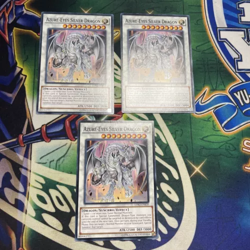 Azure-Eyes Silver Dragon